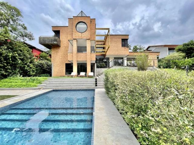 #M1101 - Casa para Venda em Cotia - SP