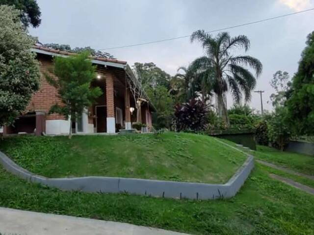 #F120 - Casa para Venda em Embu das Artes - SP - 1