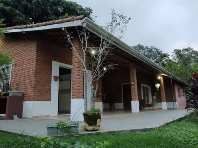 #F120 - Casa para Venda em Embu das Artes - SP - 2